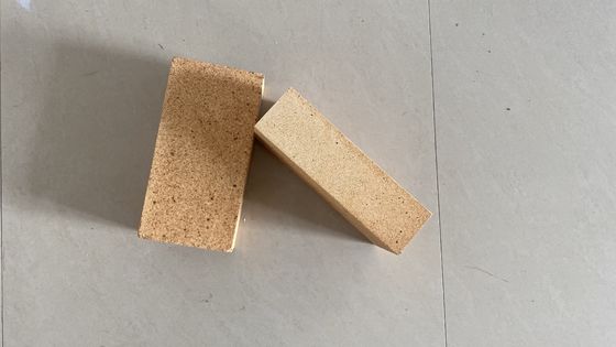 Insulating Block Alumina Tinggi Penghematan Energi Batu Bata AL2O3 30% ~ 46%