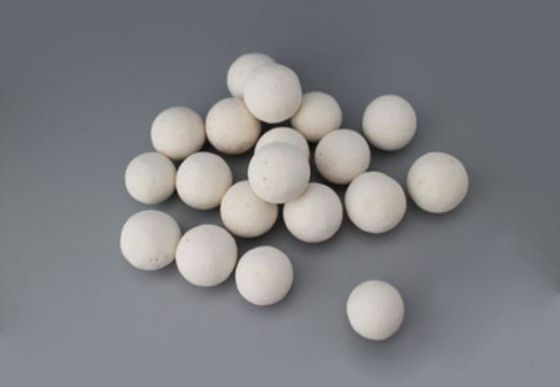 Inert Porcelain Alumina Ceramic Ball Untuk Media Pendukung Catalyst Bed