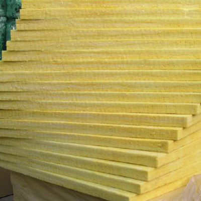 Panas Isolasi Fiber Glass Wool 25mm 50mm Fungsi Pengurangan Kebisingan Tebal